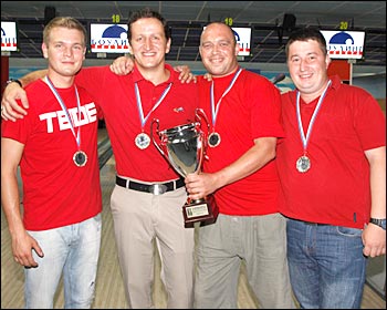 Победительница 6 этапа чемпионата по боулингу СТИС 2012 команда САЗИ